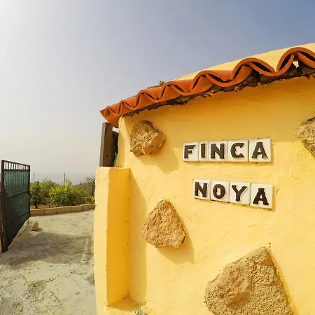 Nyaraló Noya Con Piscina Privada *